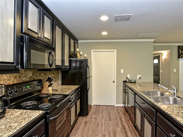 $2,400 | 222 Lido Street, Unit J2, Lakeway, TX 78734