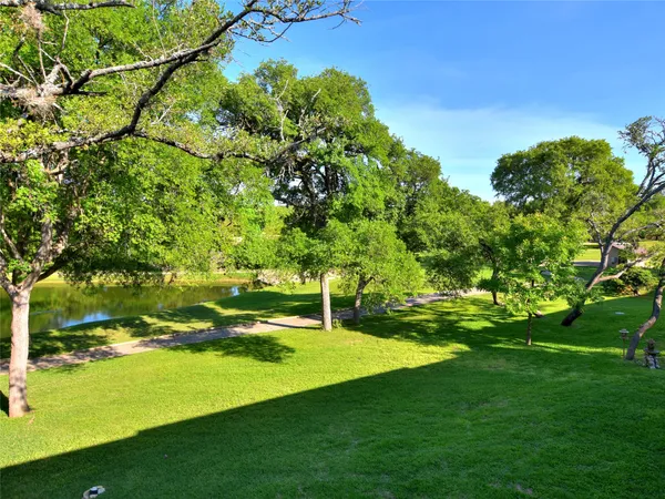 $2,400 | 222 Lido Street, Unit J2, Lakeway, TX 78734