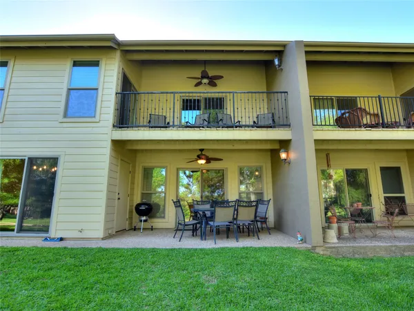 $2,400 | 222 Lido Street, Unit J2, Lakeway, TX 78734