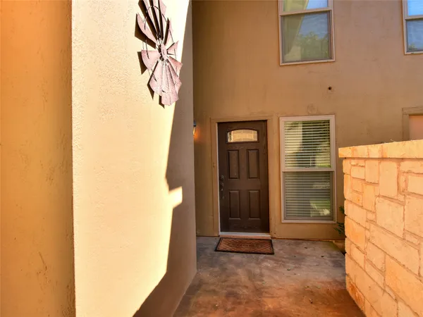 $2,400 | 222 Lido Street, Unit J2, Lakeway, TX 78734