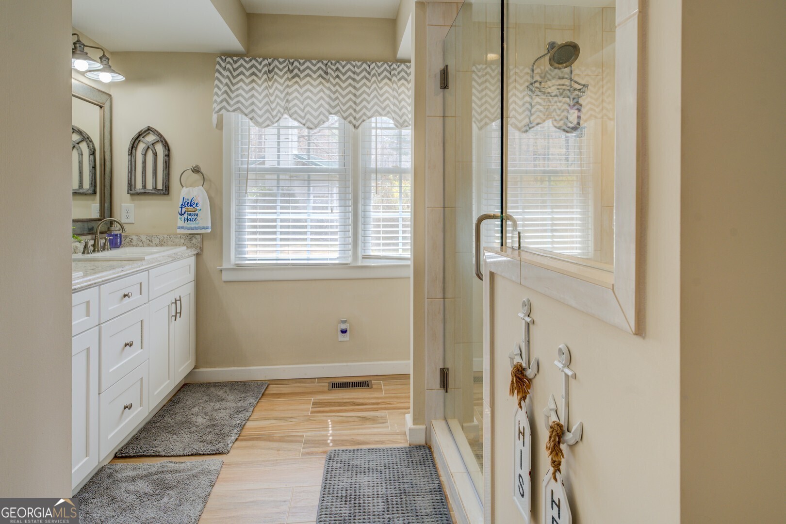 171 Blackberry Road Jackson, GA 30233 - Photo 41 of 78 walk in closet with window