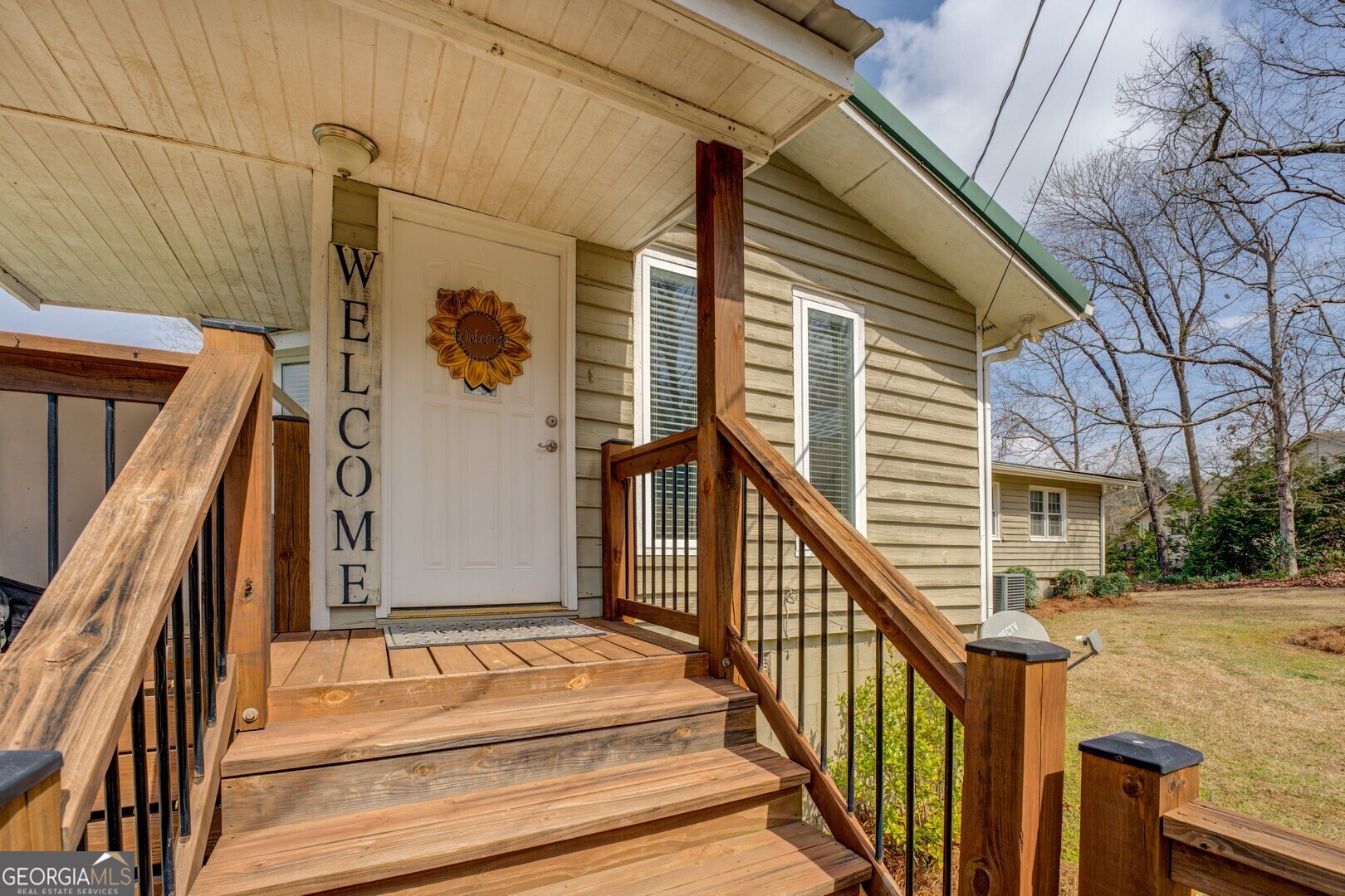 171 Blackberry Road Jackson, GA 30233 - Photo 63 of 78 a view of balcony with wooden floor and fence