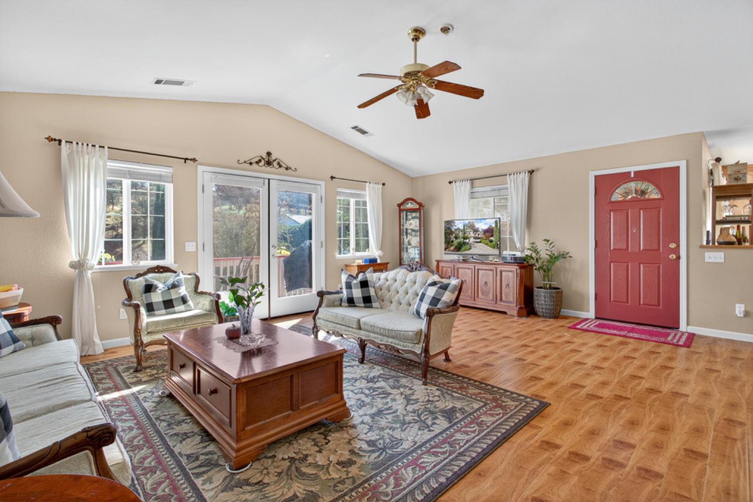 4856 Kiva Drive Copperopolis, CA 95228 - Photo 6 of 61 a living room with furniture