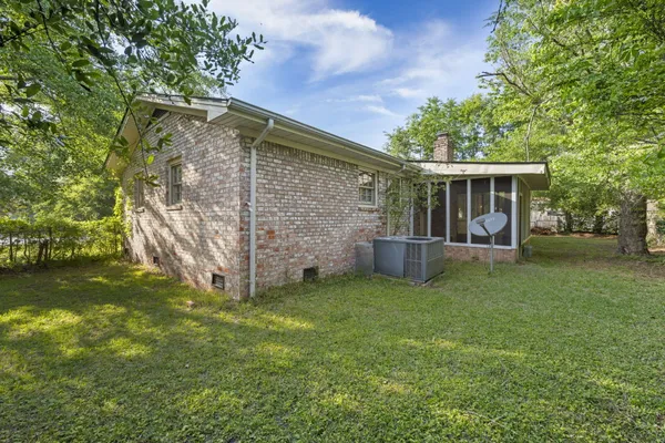 $1,500 | 205 Pinewood Drive, Summerville, SC 29483