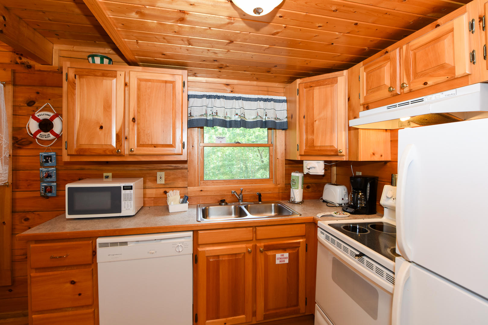 2114 Wolf Ridge Way Sevierville, TN 37862 - Photo 5 of 19 DSC_2354