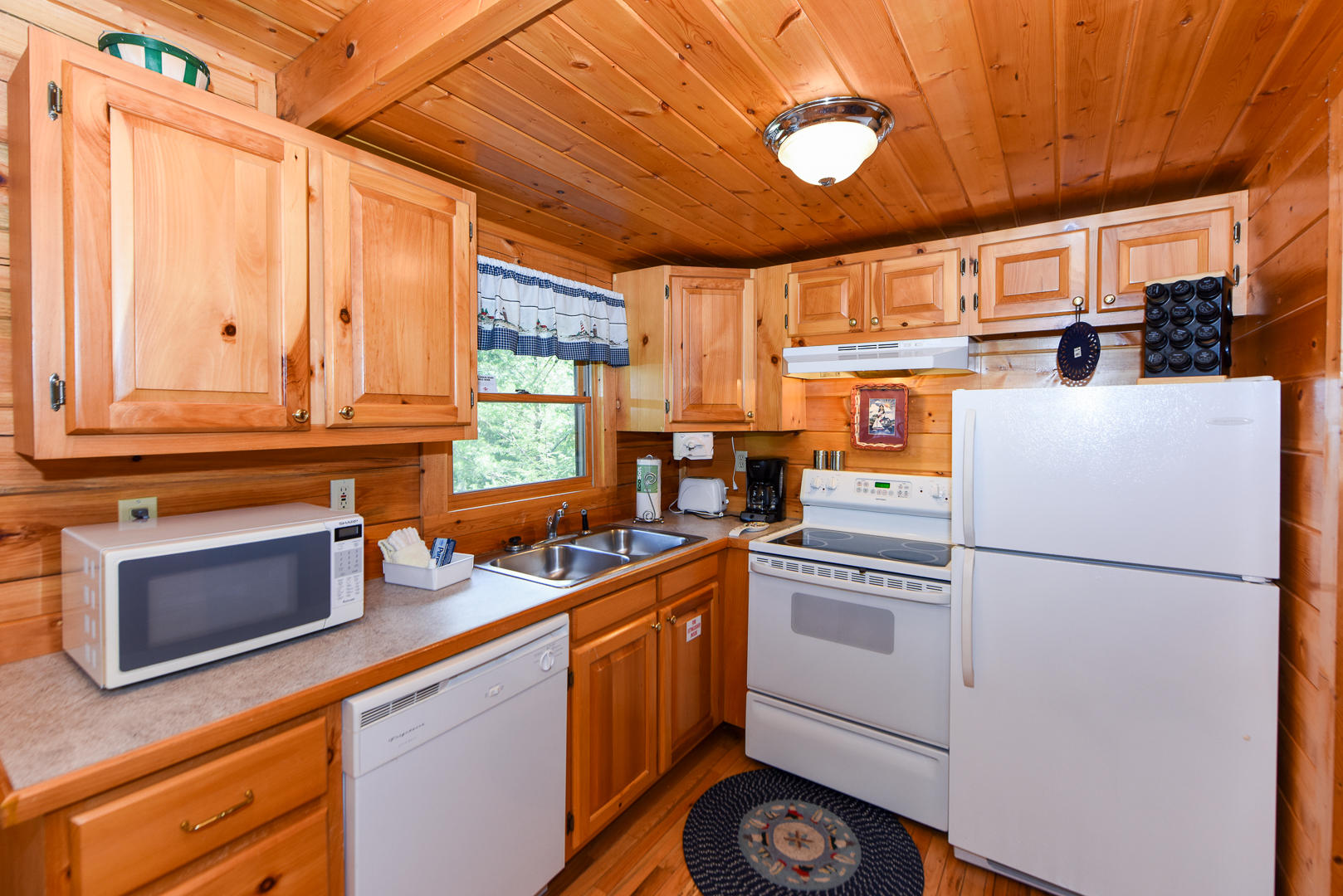 2114 Wolf Ridge Way Sevierville, TN 37862 - Photo 6 of 19 DSC_2351