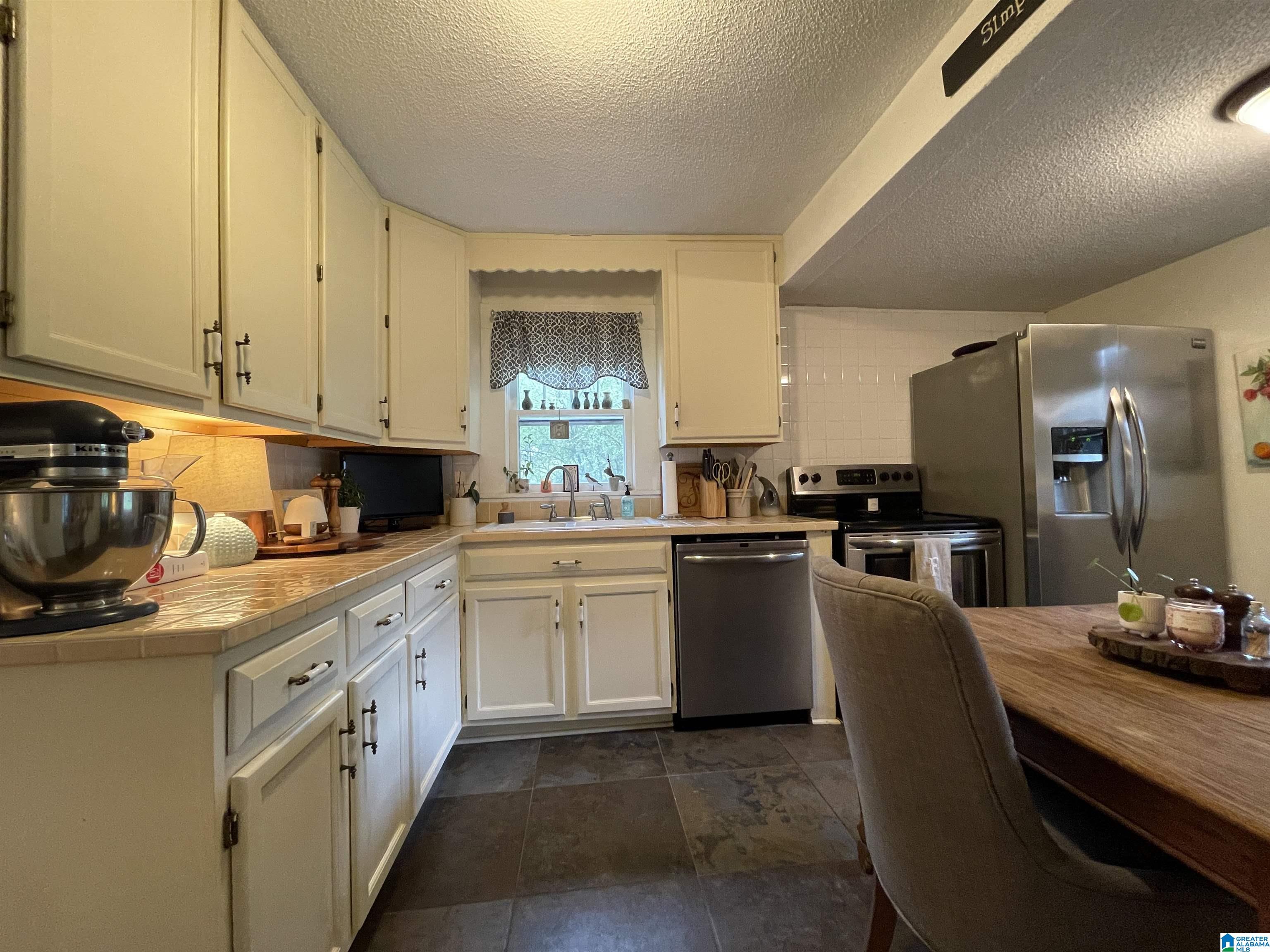 1247 Hueytown Road Bessemer, AL 35023 - Photo 8 of 35