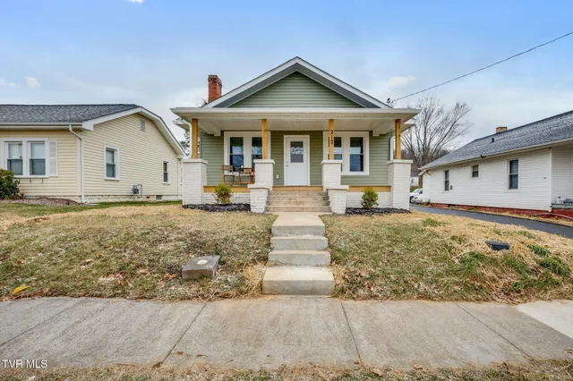 $294,900 | 212 West H Street, Elizabethton, TN 37643