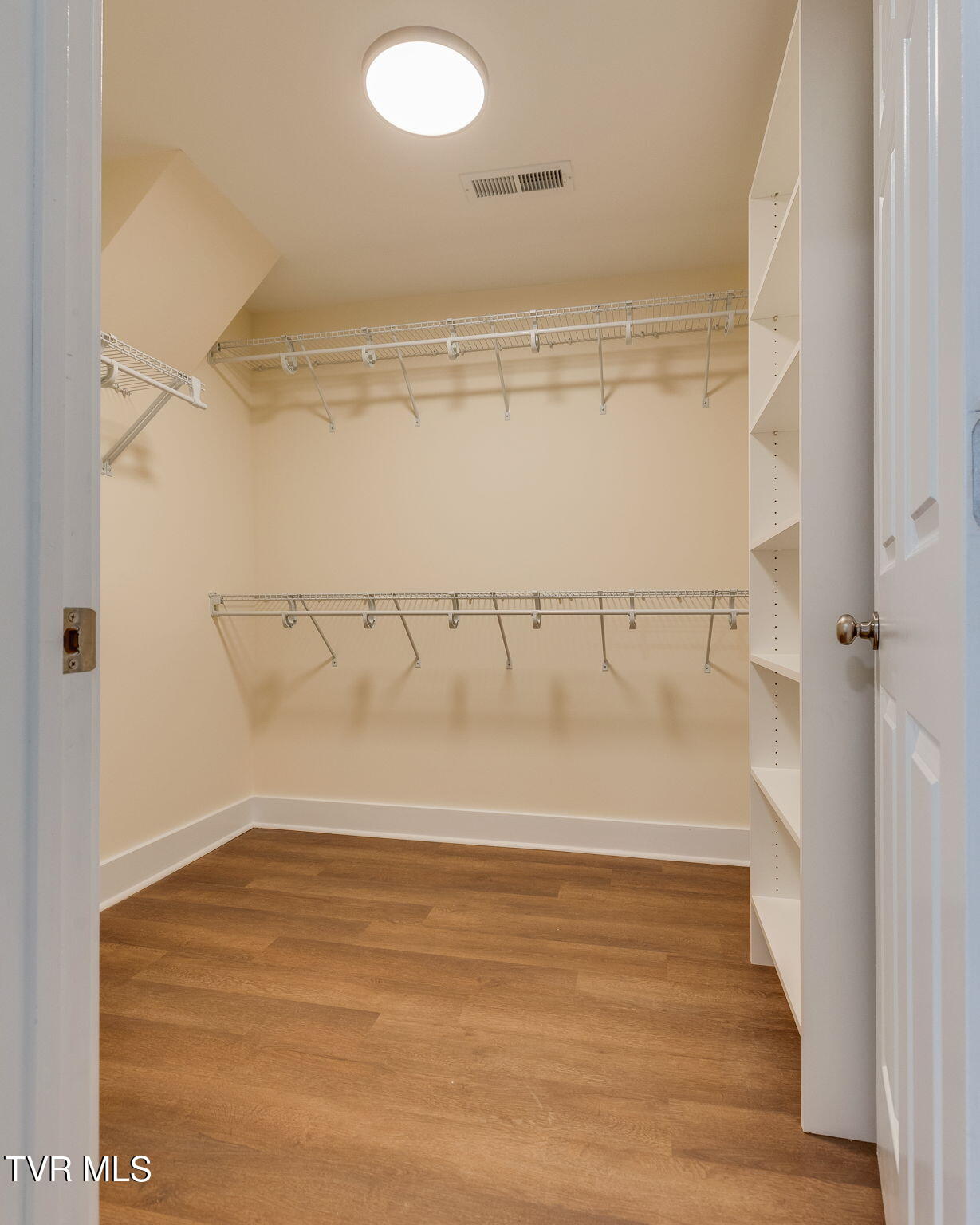 212 West H Street Elizabethton, TN 37643 - Photo 14 of 25 014