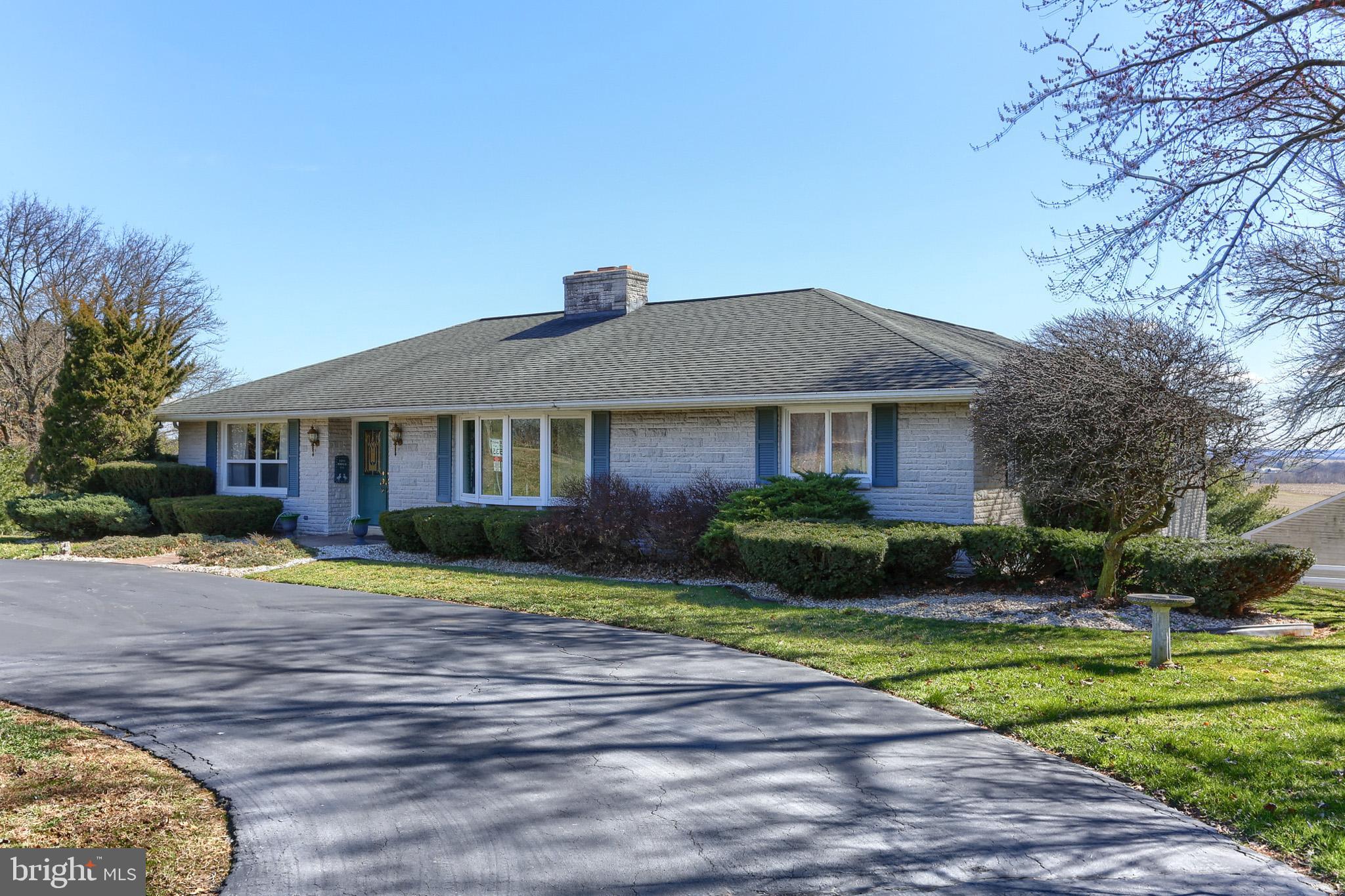 1208 Ridge Road Elizabethtown, PA 17022 - Photo 3 of 34
