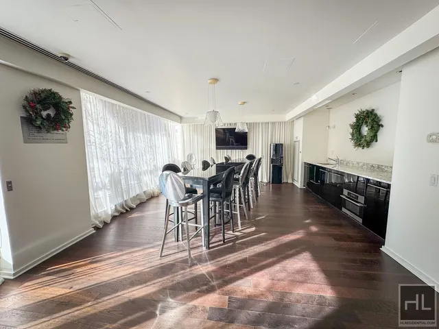 $4,995 | 340 East 23rd Street, Unit 8L | Gramercy