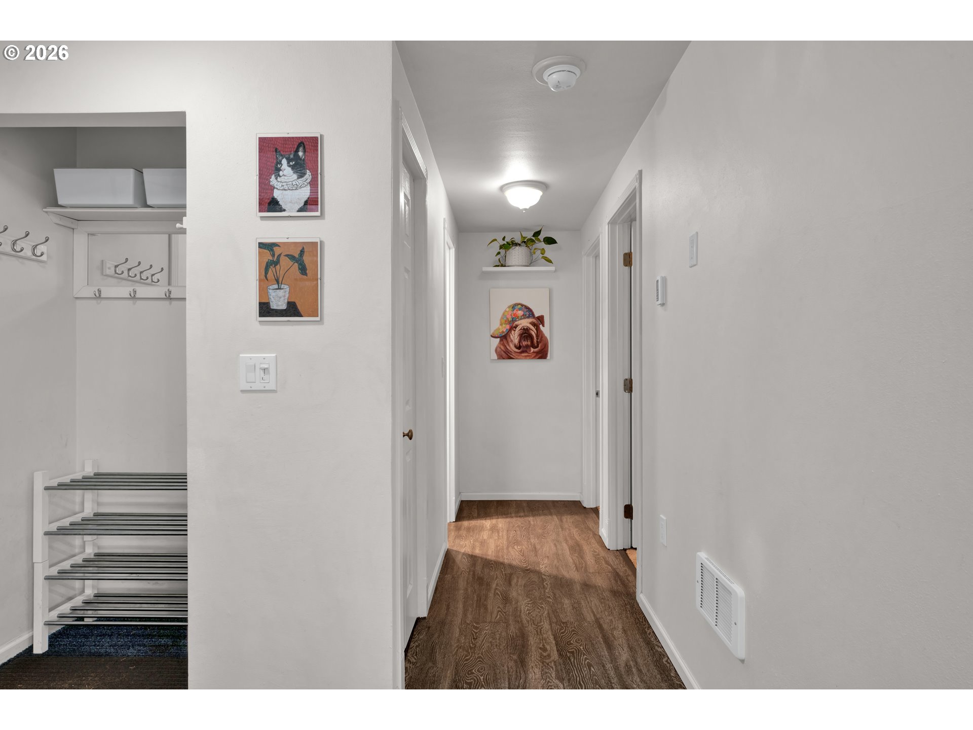 126 Treehill Loop Eugene, OR 97405 - Photo 15 of 35 a view of an empty room