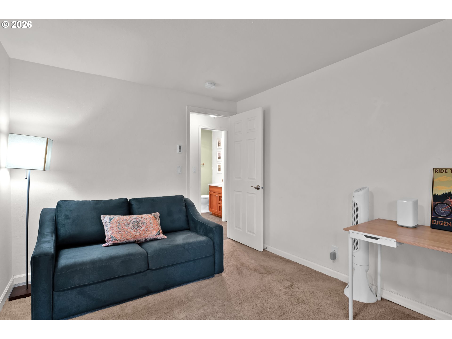 126 Treehill Loop Eugene, OR 97405 - Photo 16 of 35 a living room with a couch