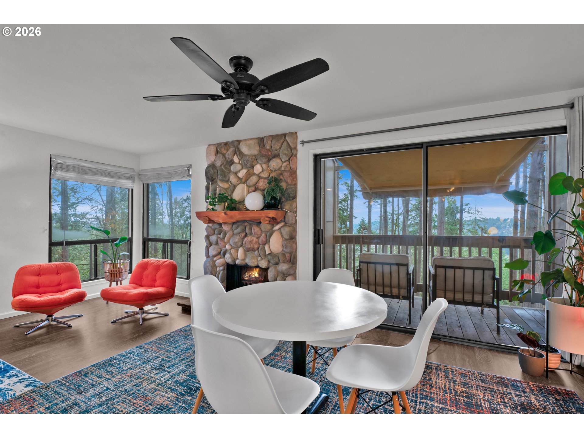 126 Treehill Loop Eugene, OR 97405 - Photo 5 of 35 a workspace with furniture window and outside view