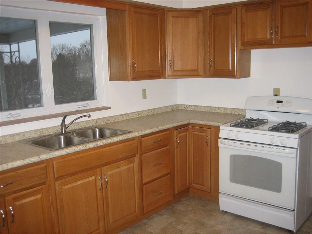 224 Lincoln Hall Road Elizabeth, PA 15037 - Photo 6 of 10 KITCHEN MAIN LEVEL