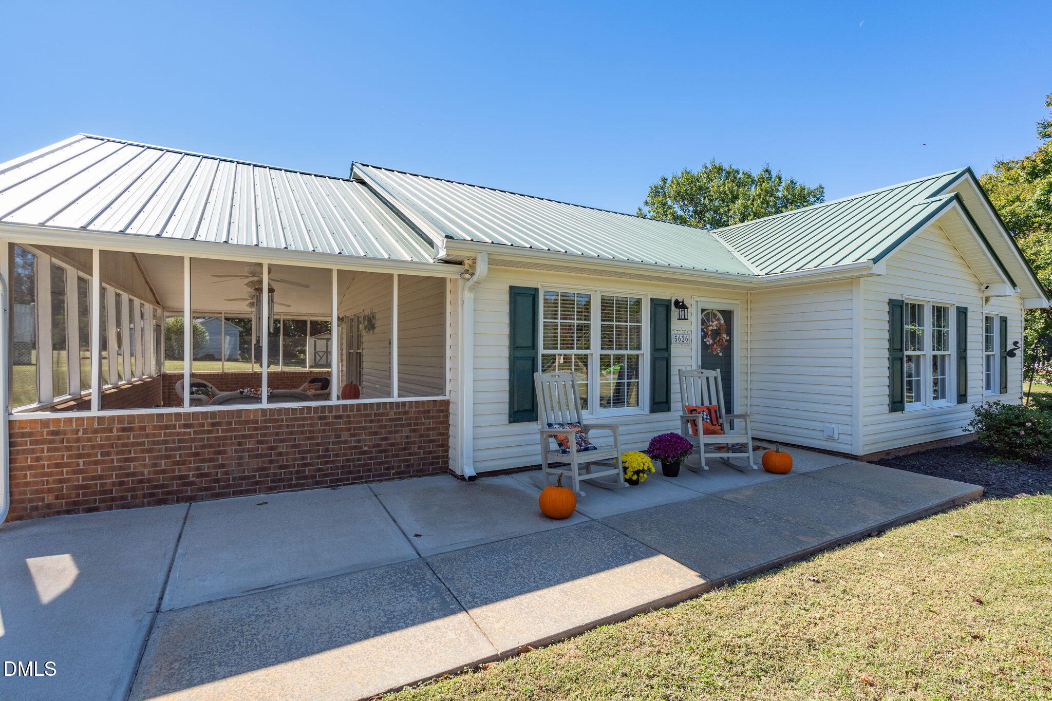 5626 Preston Loop Mebane, NC 27302 - Photo 4 of 33 a house view with a sitting space