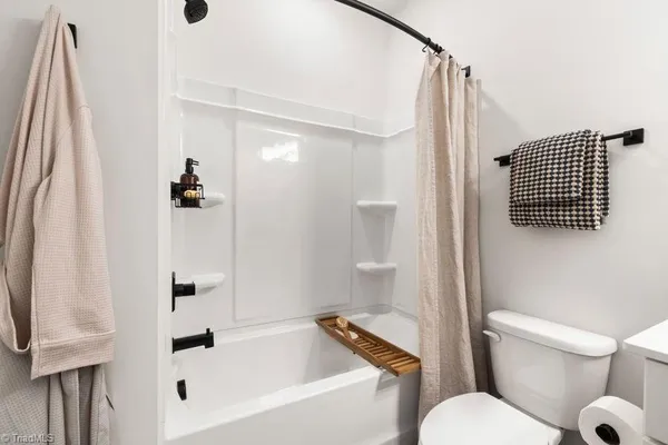 $3,086 | 4126 Macbeth Street, Greensboro, NC 27410