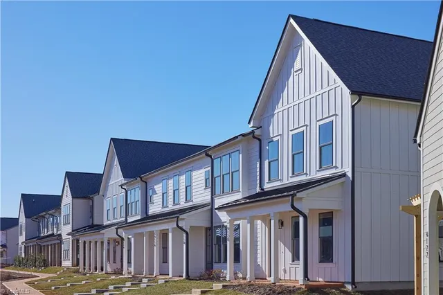 $3,105 | 4126 Macbeth Street, Greensboro, NC 27410