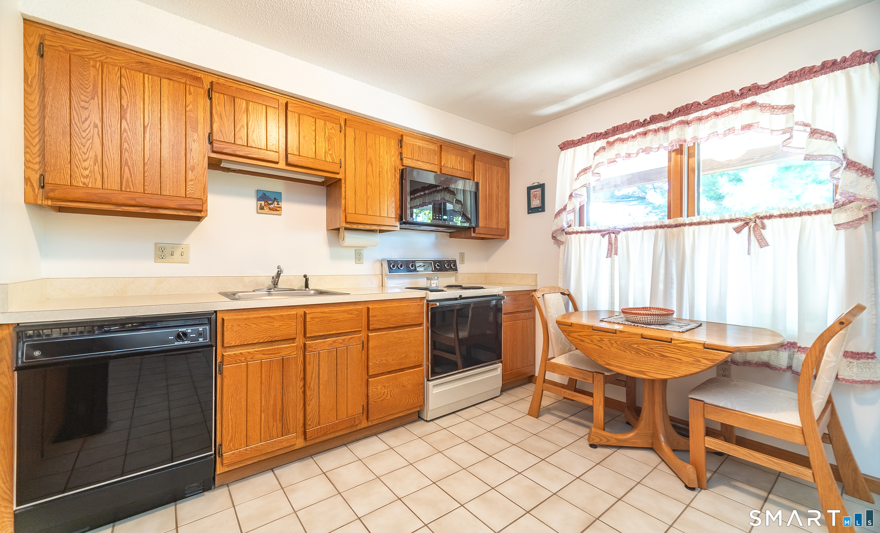 690 North Colony Road, Unit 2 Meriden, CT 06450 - Photo 11 of 27 Gallery Image 11