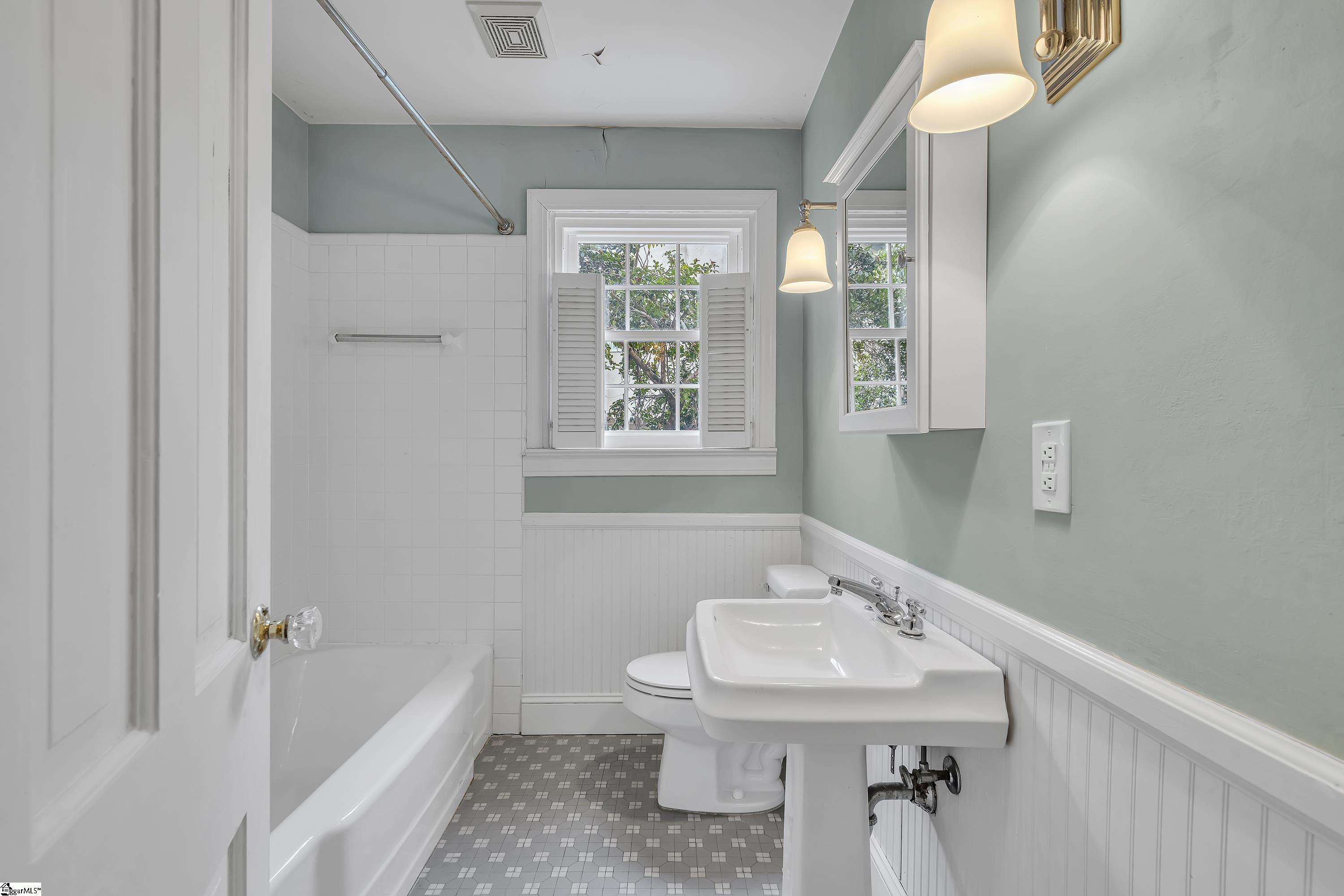 237 Pine Forest Drive Greenville, SC 29601 - Photo 17 of 23