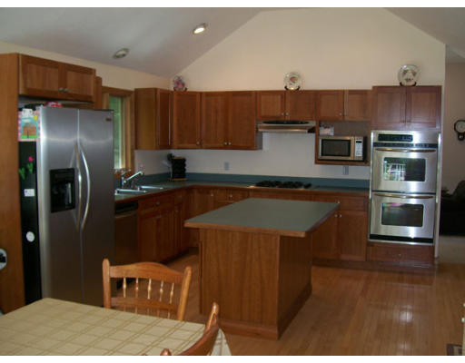 106 Allen Road Easton, MA 02356 - Photo 6 of 21 Gallery Image 6