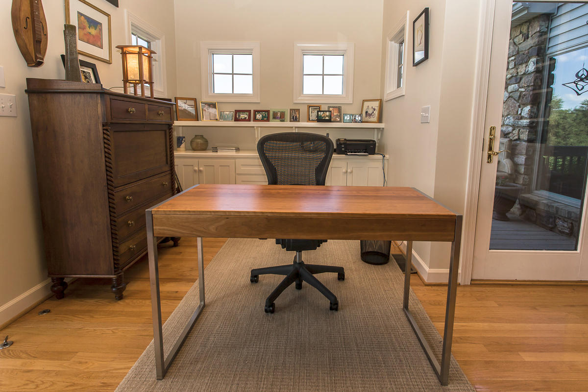 1049 Sprinkle Road Fincastle, VA 24090 - Photo 13 of 67 FamilyRoom_DeskArea