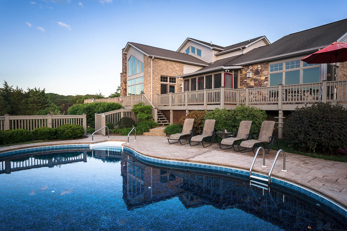 Exterior_Poolside
