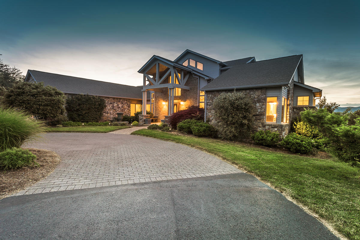 1049 Sprinkle Road Fincastle, VA 24090 - Photo 47 of 67 ExteriorTwilight