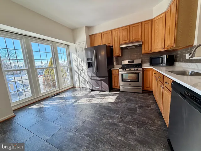 $524,900 | 2224 Sluice Channel Place, Woodbridge, VA 22192