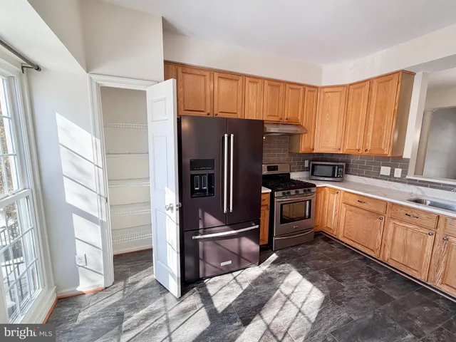 $524,900 | 2224 Sluice Channel Place, Woodbridge, VA 22192