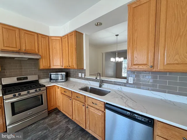 $524,900 | 2224 Sluice Channel Place, Woodbridge, VA 22192