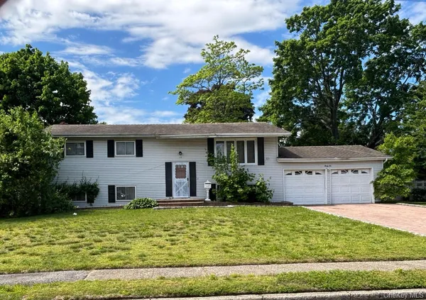 $825,000 | 36 Clearview Drive, Wyandanch, NY 11798