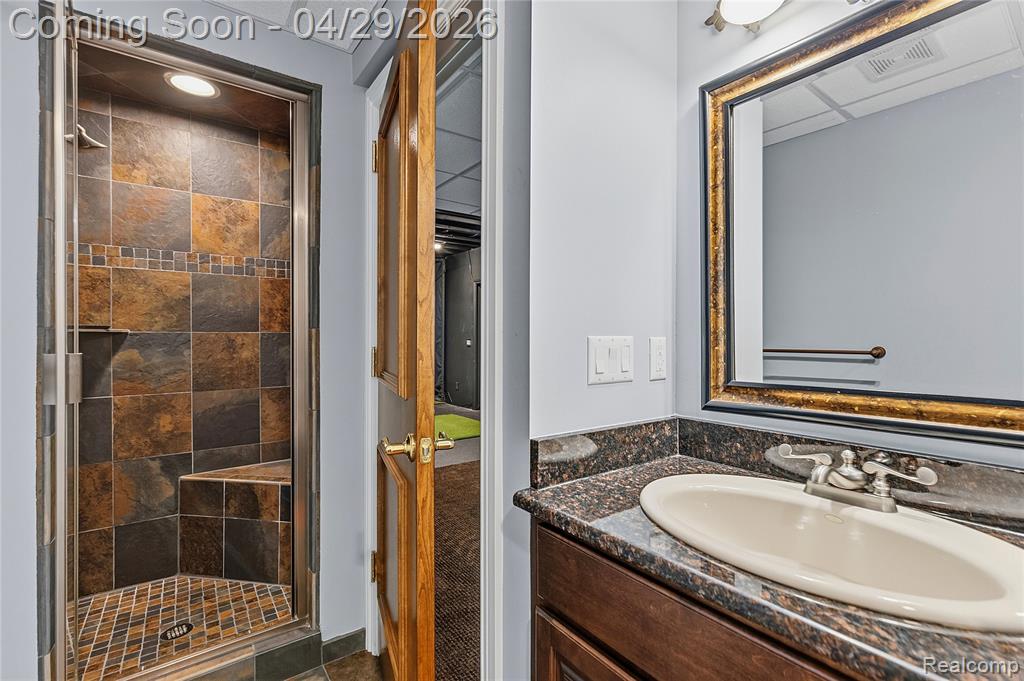 1920 Vinsetta Court Rochester, MI 48306 - Photo 62 of 81 Gallery Image 62
