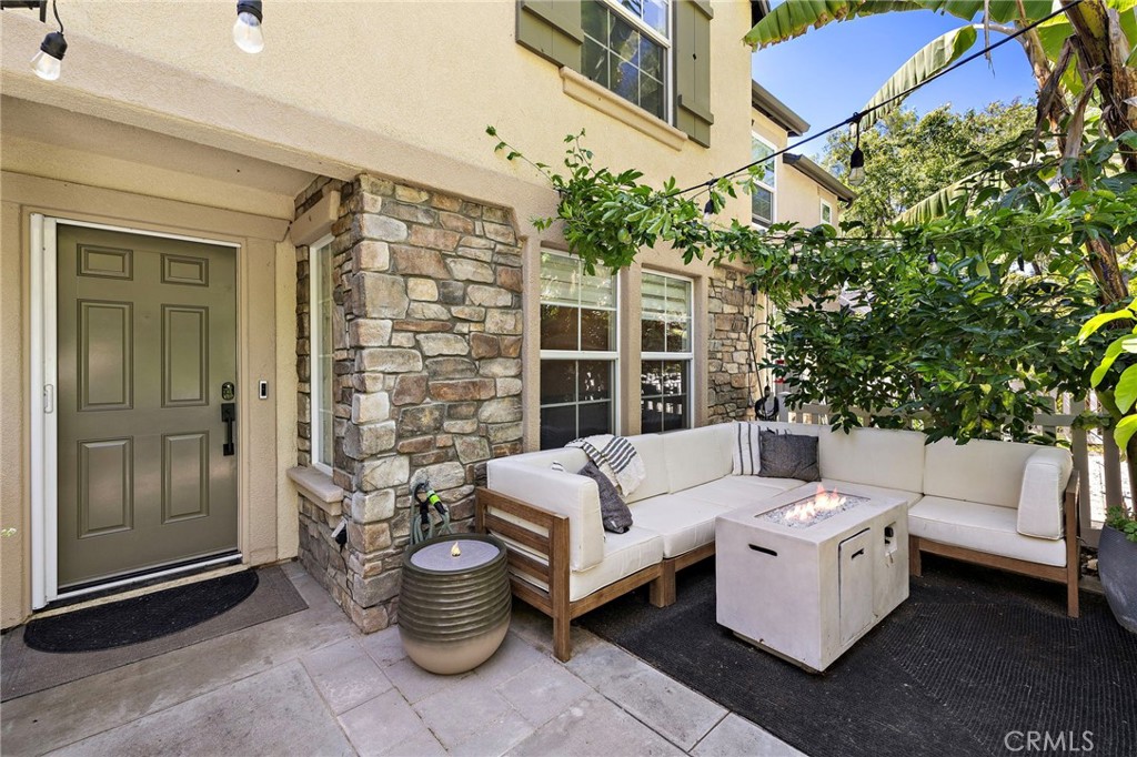 90 Three Vines Court Ladera Ranch, CA 92694 - Photo 2 of 28