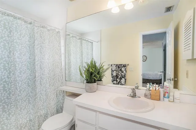 $570,000 | 5203 Bayshore Boulevard, Unit 11, Tampa, FL 33611