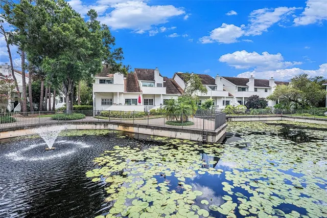 $570,000 | 5203 Bayshore Boulevard, Unit 11, Tampa, FL 33611