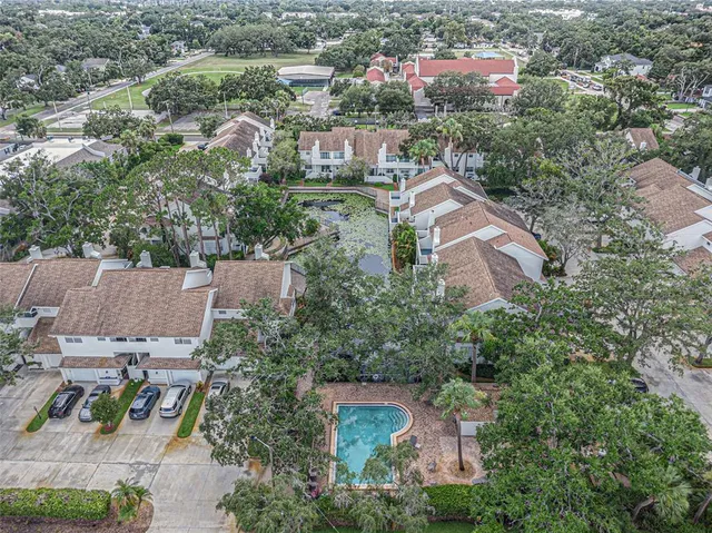 $570,000 | 5203 Bayshore Boulevard, Unit 11, Tampa, FL 33611