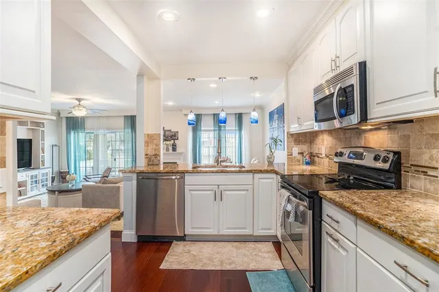 $570,000 | 5203 Bayshore Boulevard, Unit 11, Tampa, FL 33611