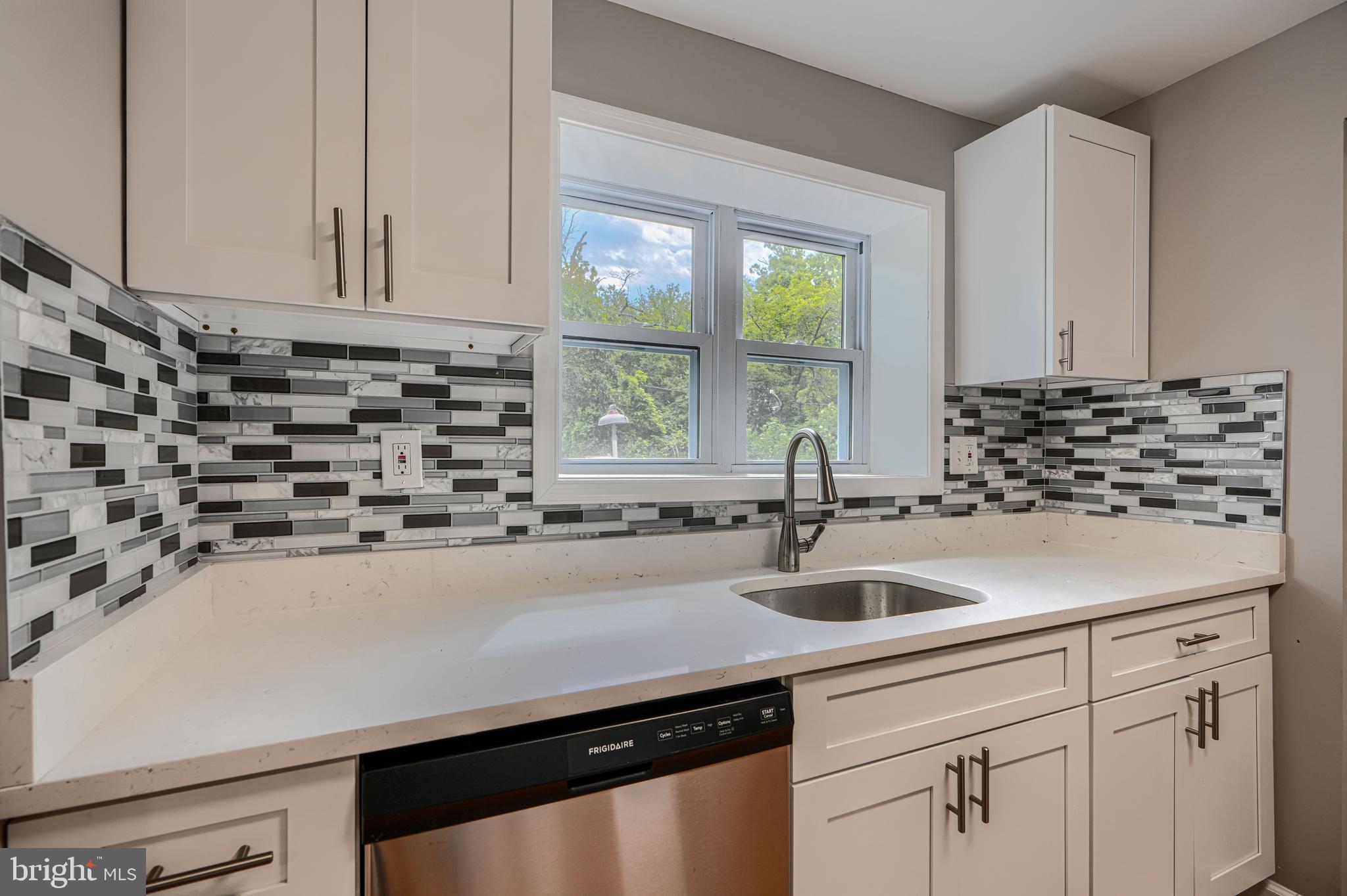 7825 Surratts Road Clinton, MD 20735 - Photo 6 of 26