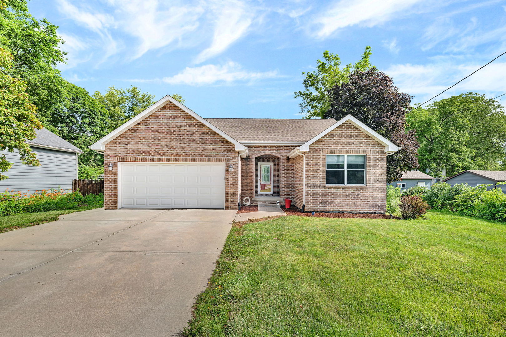 307 West Main Street Gardner, IL 60424 - Photo 1 of 35