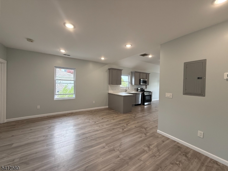 190 East Lindsley Road Cedar Grove, NJ 07009 - Photo 2 of 13