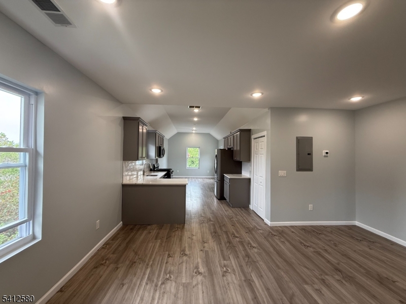 190 East Lindsley Road Cedar Grove, NJ 07009 - Photo 3 of 13