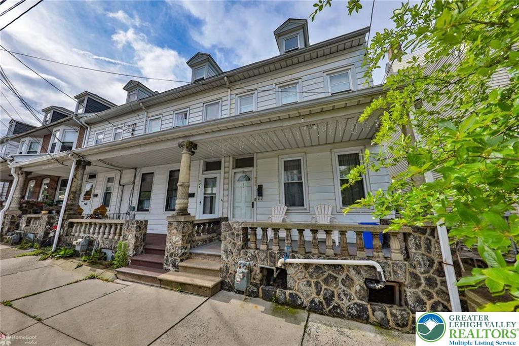 926 Butler Street Easton, PA 18042 - Photo 1 of 6 front view of a building