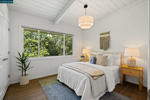 $1,695,000 | 8 Westwood Court, Orinda, CA 94563