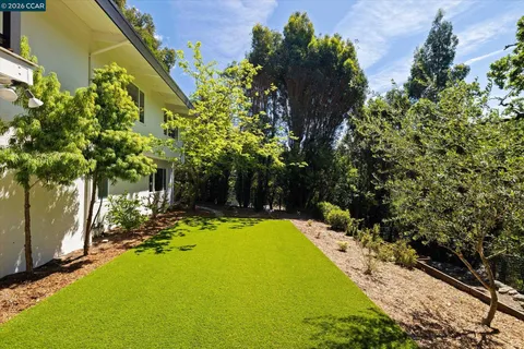 $1,695,000 | 8 Westwood Court, Orinda, CA 94563