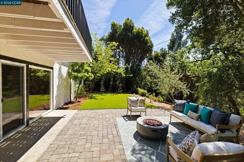 $1,695,000 | 8 Westwood Court, Orinda, CA 94563