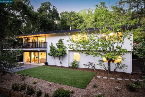 $1,695,000 | 8 Westwood Court, Orinda, CA 94563