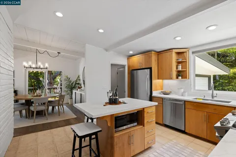 $1,695,000 | 8 Westwood Court, Orinda, CA 94563