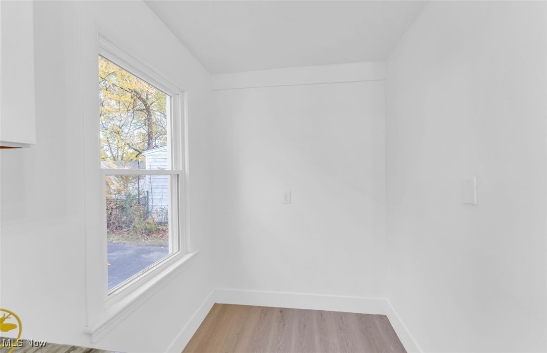 1271 Dorsh Road Cleveland, OH 44121 - Photo 9 of 34 Gallery Image 9