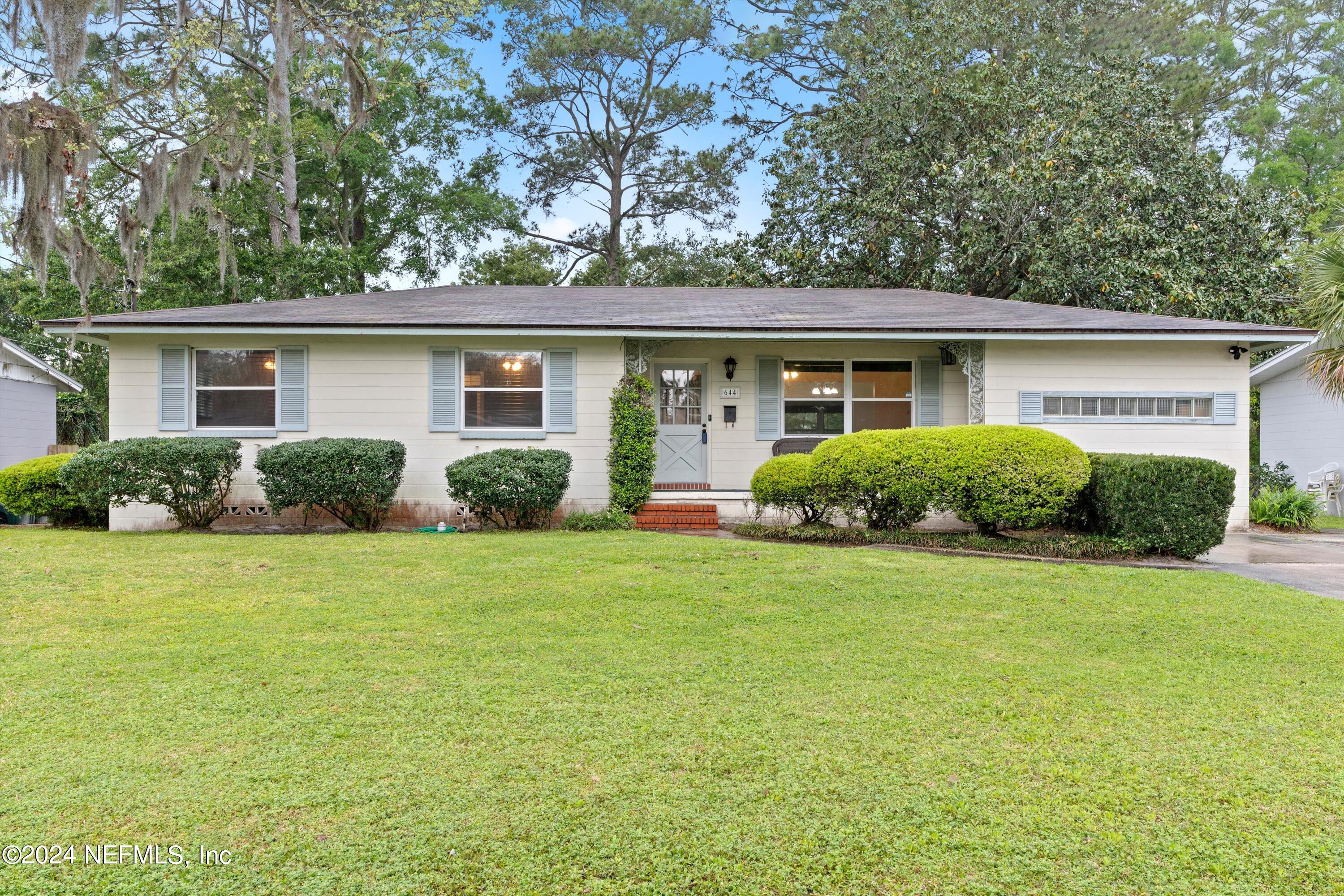 644 Monte Carlo Road Jacksonville, FL 32216 - Photo 1 of 20 Front of house